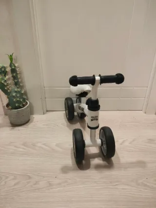 Correpasillos blanco