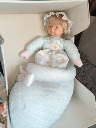 ANTIGUO MUÑECO BERJUSA + 4 CAJAS PAÑALES FAMOSA