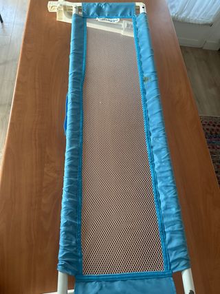 Regalo. Barrera de cama Safety 1st azul