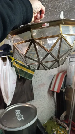 Lámpara antigua de cristal y metal