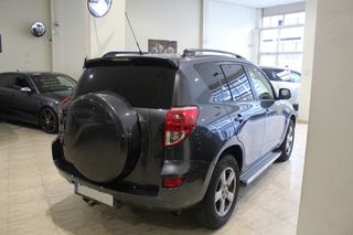 Toyota RAV4 2.2 TDi 136cv 4x4 6 Vel.