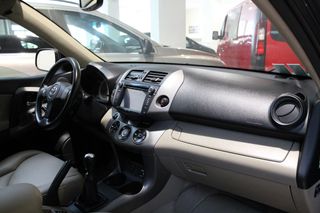 Toyota RAV4 2.2 TDi 136cv 4x4 6 Vel.