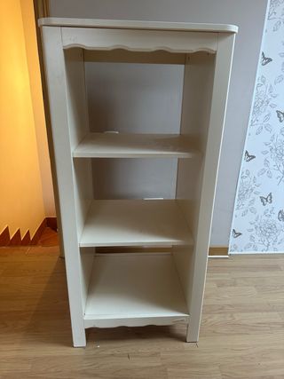 Estantería blanca de madera