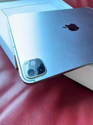 iPad Pro 11 M2 128GB + Custodia Tastiera Apple