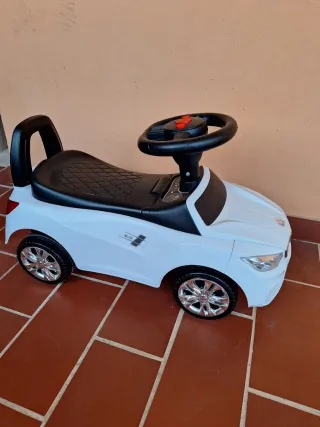 Coche infantil blanco