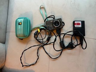 Cámara Sony Cyber-shot 13.6 MP