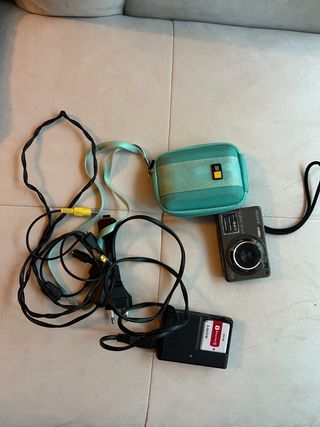 Cámara Sony Cyber-shot 13.6 MP