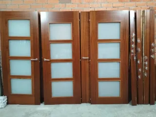 Puertas de madera con cristal
