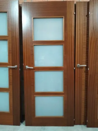 Puertas de madera con cristal