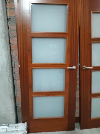 Puertas de madera con cristal