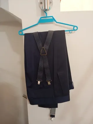 Traje de novio azul