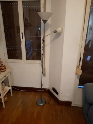 Lámpara de pie moderna