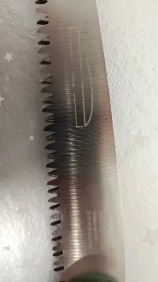 Sierra de jardín plegable