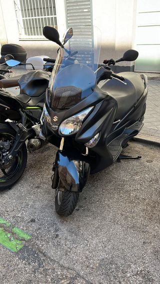 Suzuki Burgman 125 Negra negociables