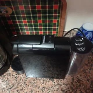 Cafetera Nespresso Negra