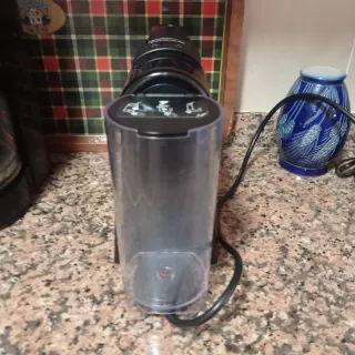 Cafetera Nespresso Negra