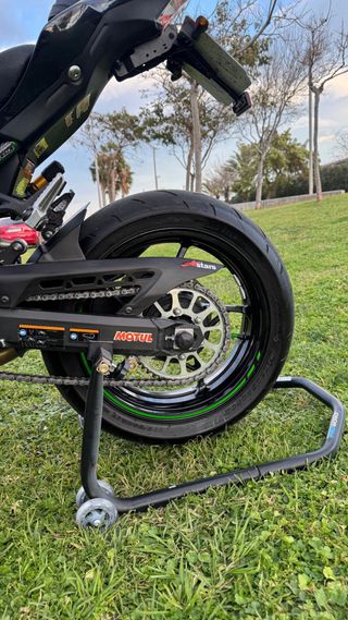 Kawasaki Z900 Naked Negra y Verde