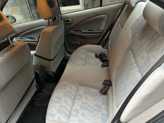 Nissan Almera 2000