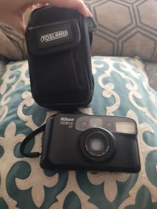 Cámara Nikon Zoom 200 AF