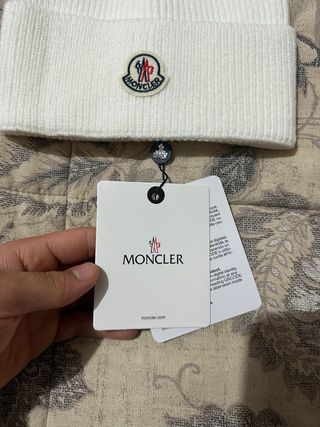 Berretto Moncler bianco in lana