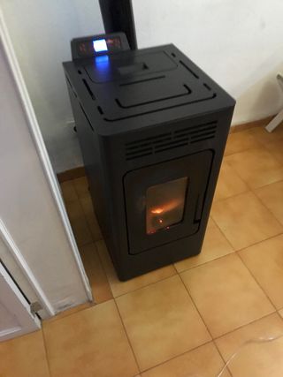Estufa Pellet Bronpi Kira Negra