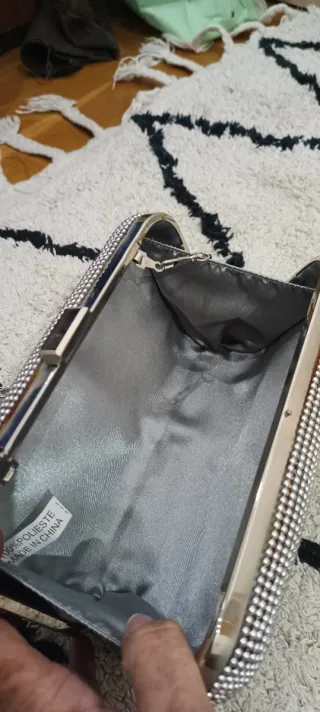 Bolso de fiesta plateado con cadena