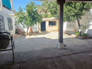 LOCAL COMERCIAL CON PATIO