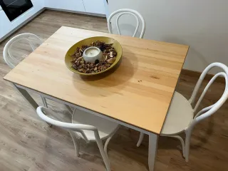 Mesa y 4 Sillas de Cocina Ikea.