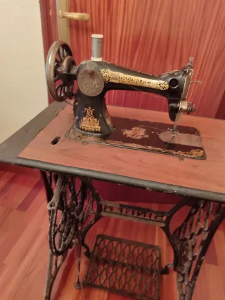 Máquina de coser Singer antigua