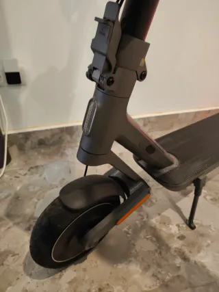 Patinete eléctrico como nuevo