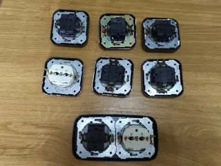 Enchufes e Interruptores Varios