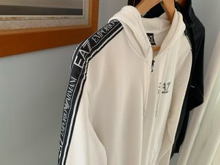 Sudadera EMPORIO ARMANI + Jordan de REGALO