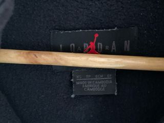 Sudadera EMPORIO ARMANI + Jordan de REGALO