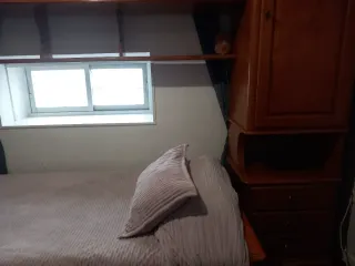 Dormitorio juvenil puente madera pino