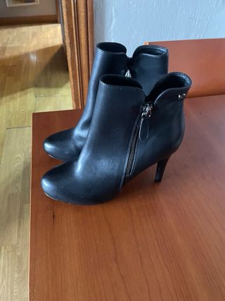 Botines de tacón negros