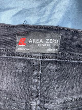 Pantalones AREA ZERO negros con parches