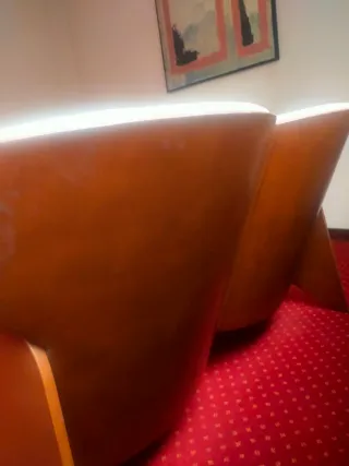 Sofá 2 plazas madera maciza y tela beige