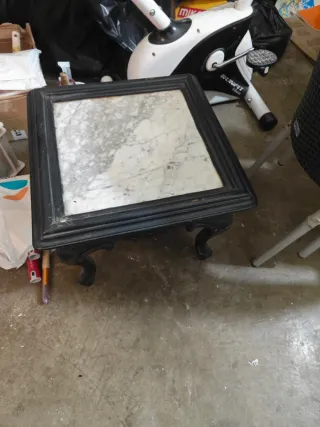 Cómoda antigua con espejo y mármol