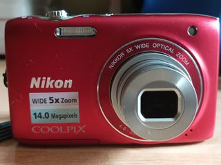 Cámara Nikon Coolpix 3100 Roja