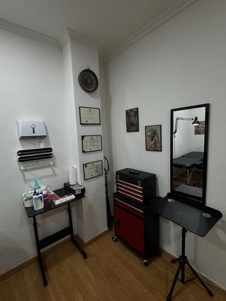Traspaso barberia estudio de tatuajes y manicura