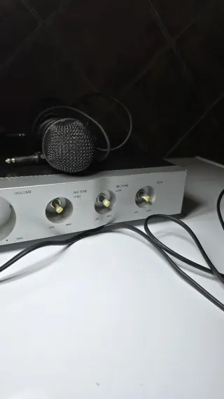 Equipo de Karaoke BOMAN MA-X116/SP + 2 Micrófonos