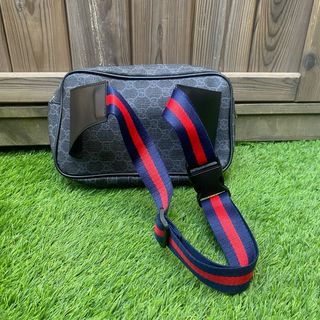 Riñonera Gucci GG Supreme Negra y Gris
