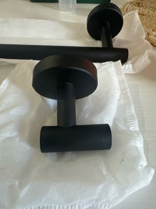 Colgadores de metal negros