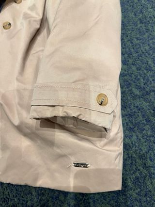 Gabardina Pili Carrera niña beige. Talla 3 años