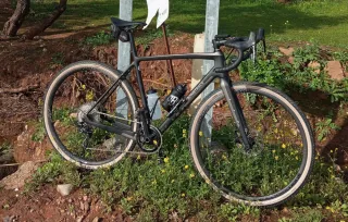 Bicicleta Gravel Bombtrack Hook Negra y gris mate