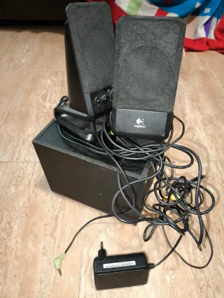 Altavoces Logitech Negros