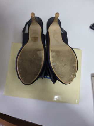 Zapatos de vestir Marypaz gris plomo.