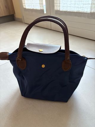 Borsa tote blu con zip e manici marroni