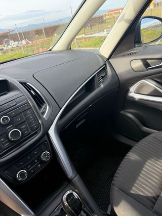 Opel Zafira Tourer 2015