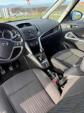 Opel Zafira Tourer 2015